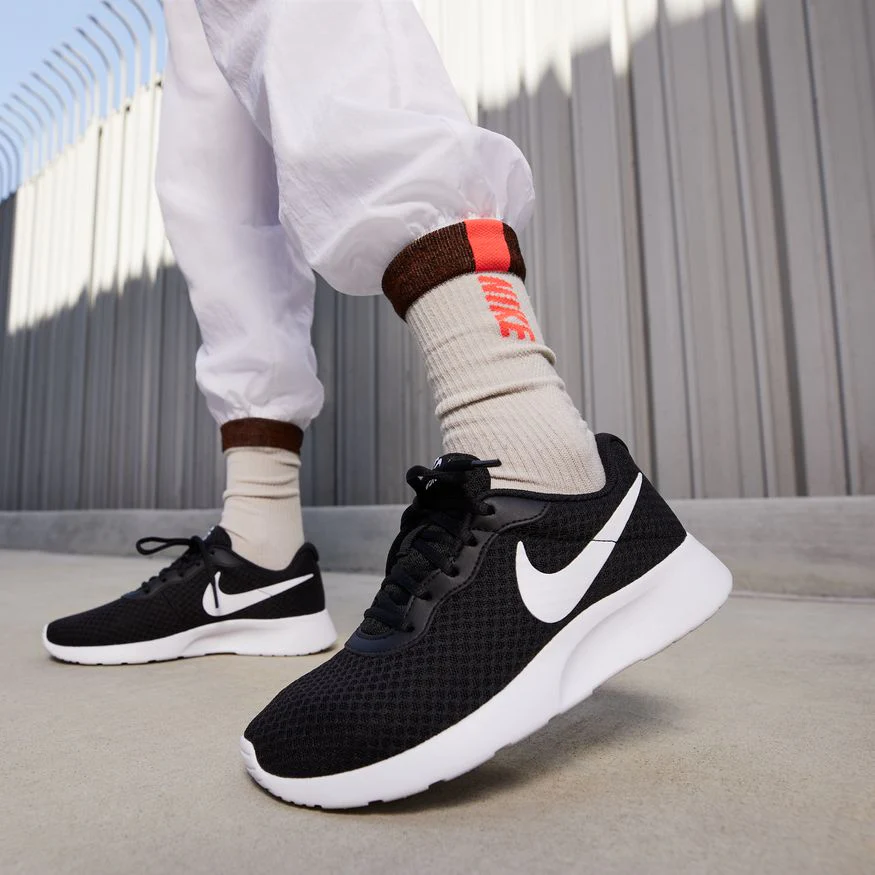 Nike womens tanjun lifestyle shoes Clearance