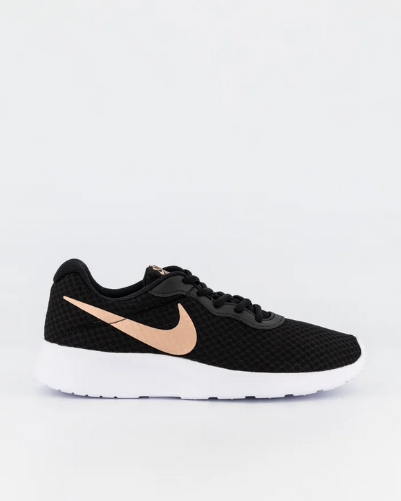 Nike tanjun black white sales gold